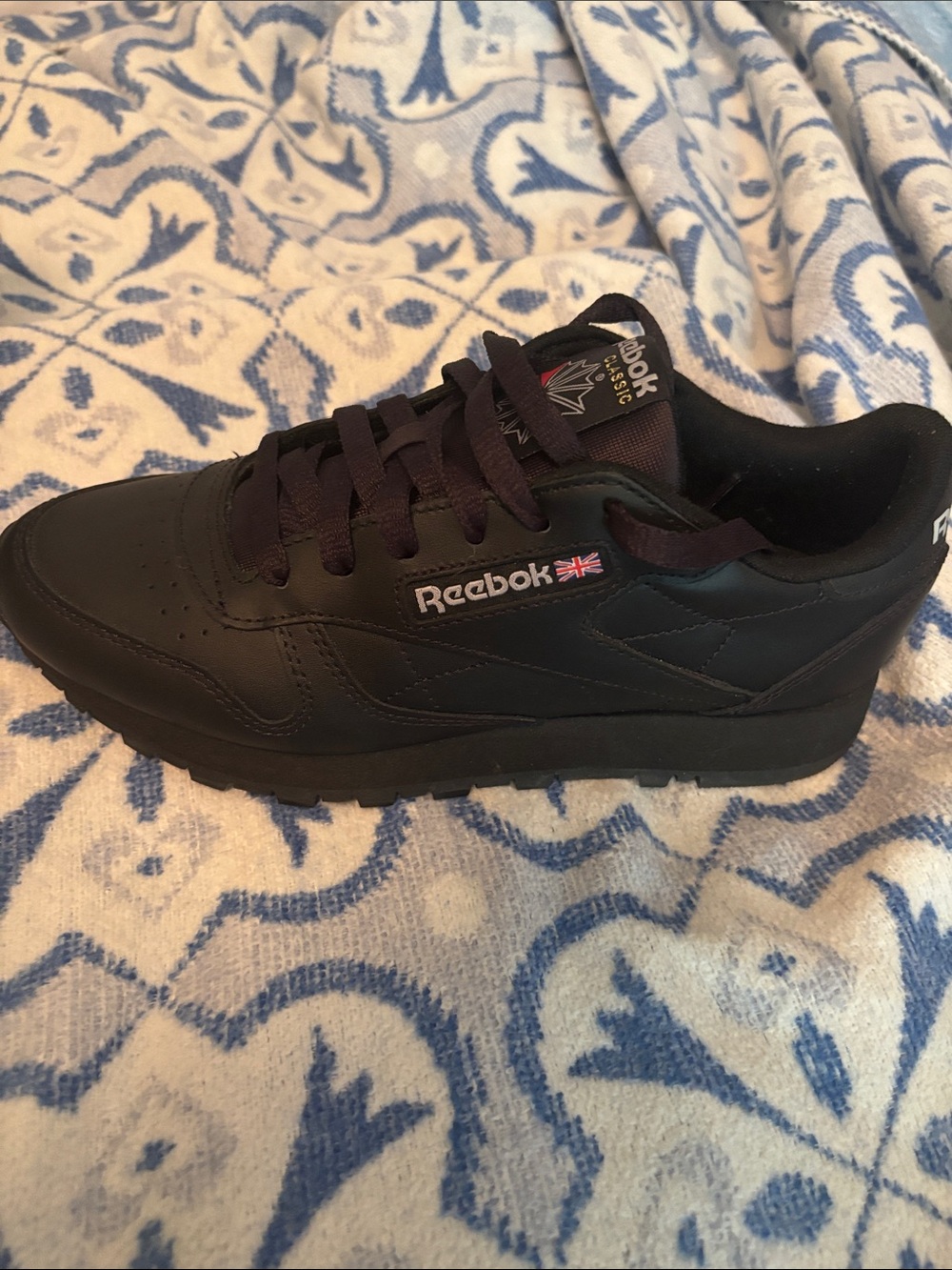 Reebok ladie’s Black Leather Classic Runner size 7.5